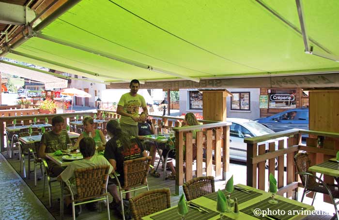 restaurant situé dans le centre du village de Grand Bornand ouvert toute l'année