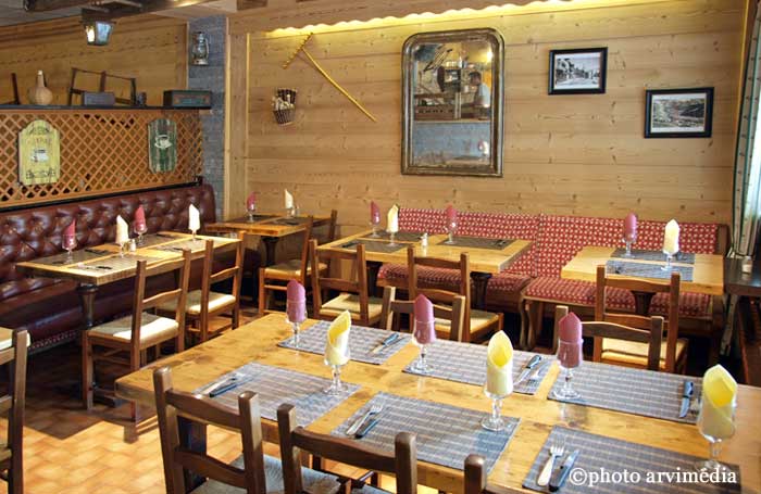 restaurant d'ambiance savoyarde chaleureuse et accueillante