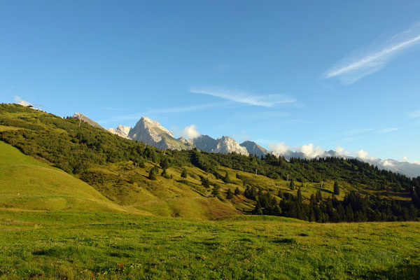 vue panoramique sur le massif des Aravis
